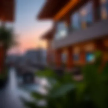 Ambiance and Experience at Dusk A picturesque view of Nakheel Mall's dining area at sunset